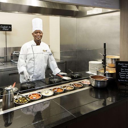 Embassy Suites By Hilton Tampa Brandon Heartland Экстерьер фото