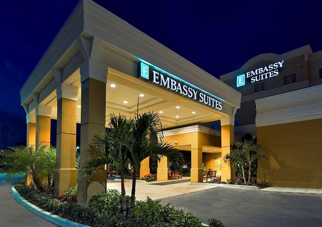 Embassy Suites By Hilton Tampa Brandon Heartland Экстерьер фото