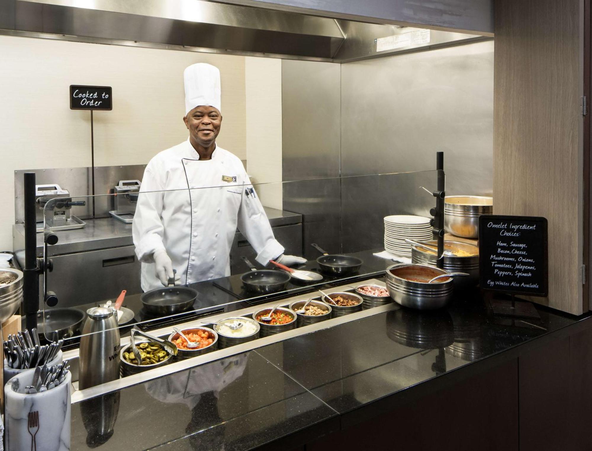 Embassy Suites By Hilton Tampa Brandon Heartland Экстерьер фото