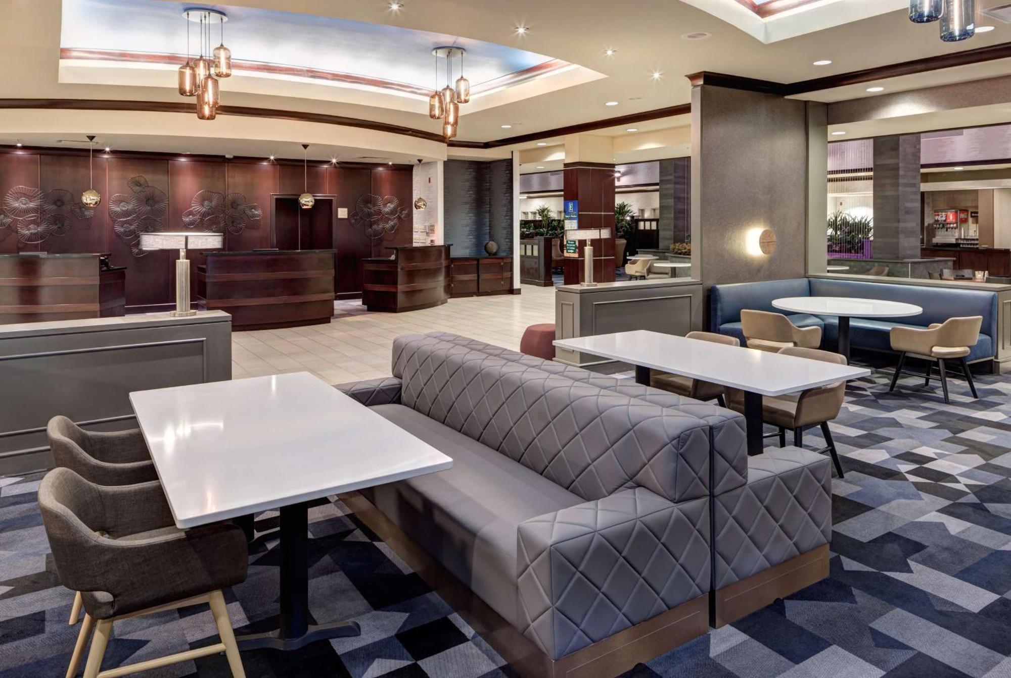 Embassy Suites By Hilton Tampa Brandon Heartland Экстерьер фото