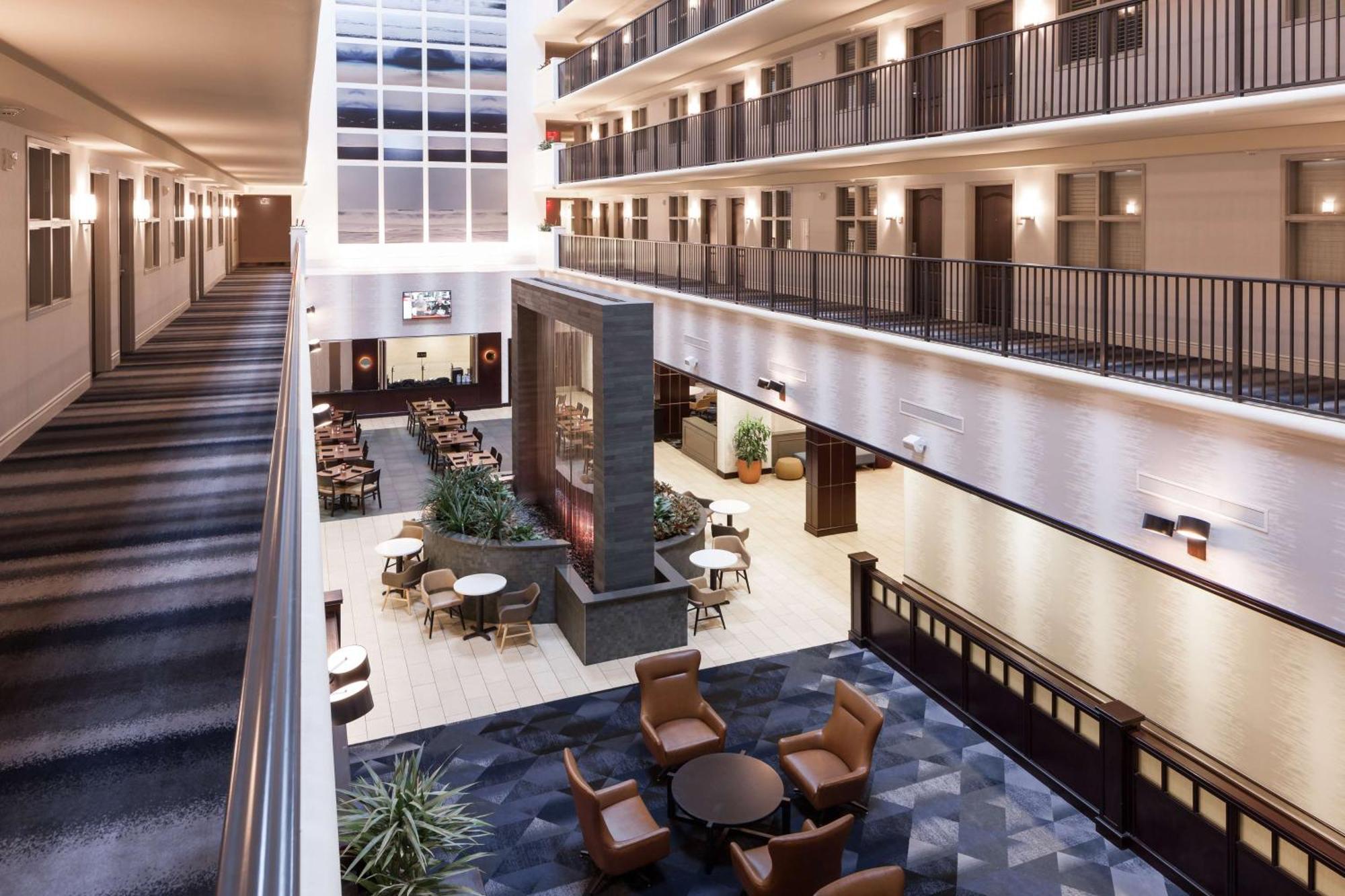 Embassy Suites By Hilton Tampa Brandon Heartland Экстерьер фото