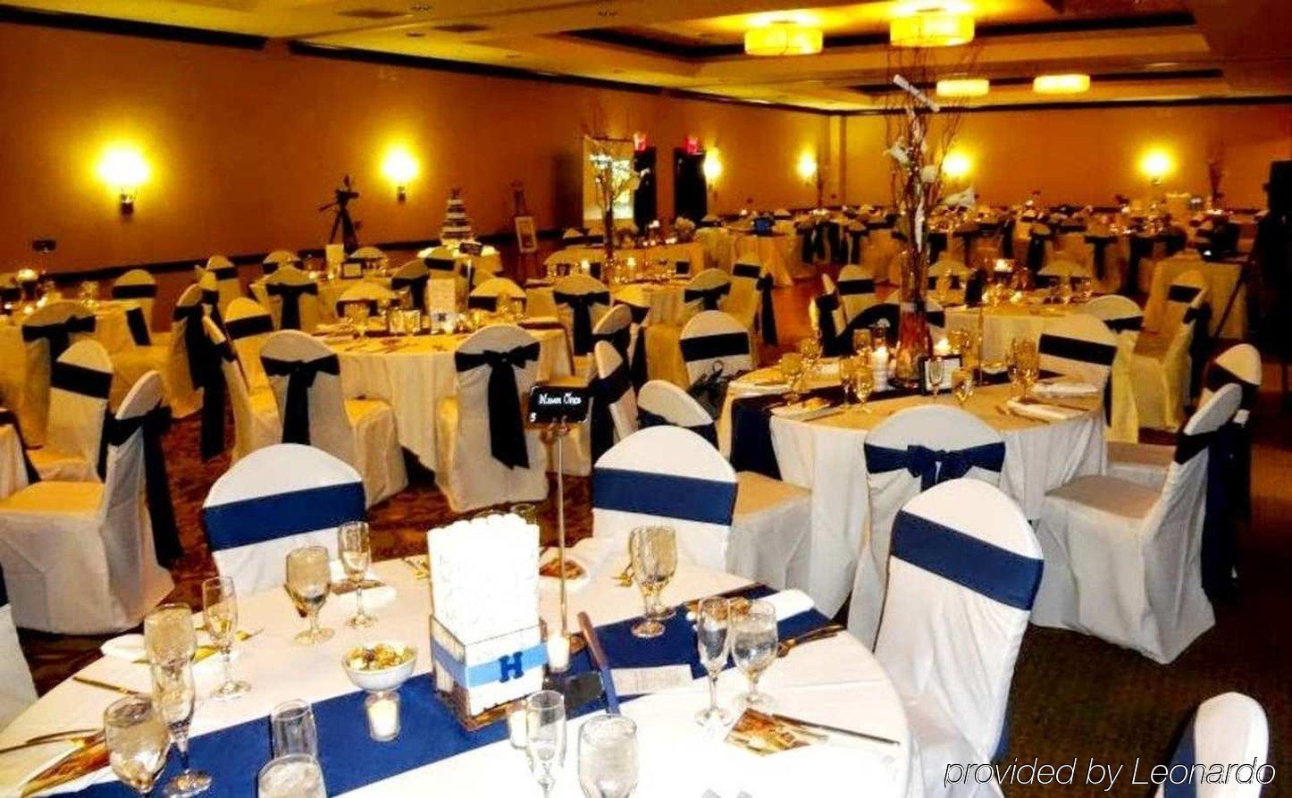 Embassy Suites By Hilton Tampa Brandon Heartland Экстерьер фото