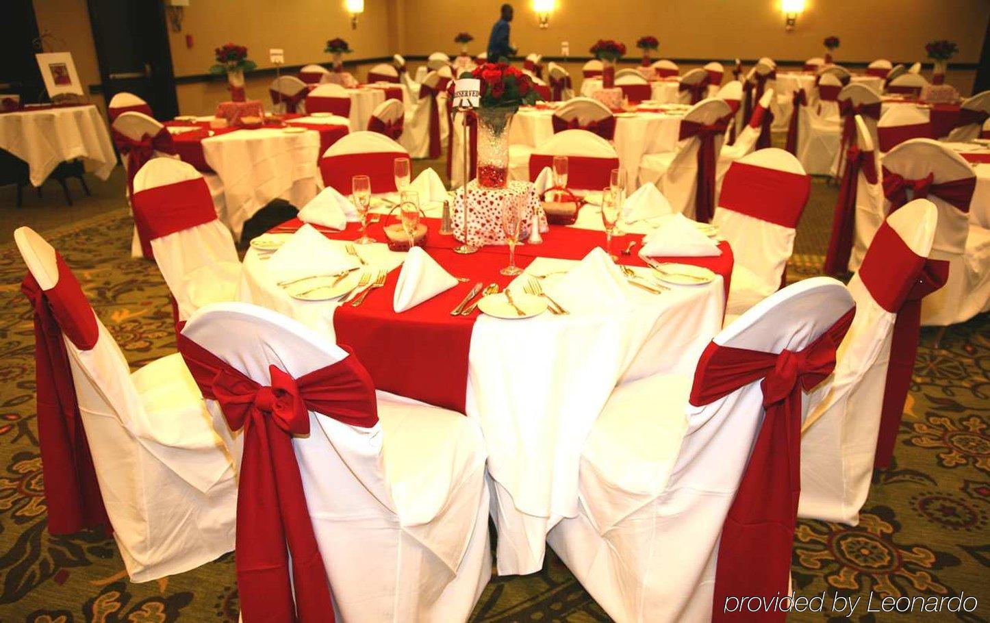 Embassy Suites By Hilton Tampa Brandon Heartland Экстерьер фото