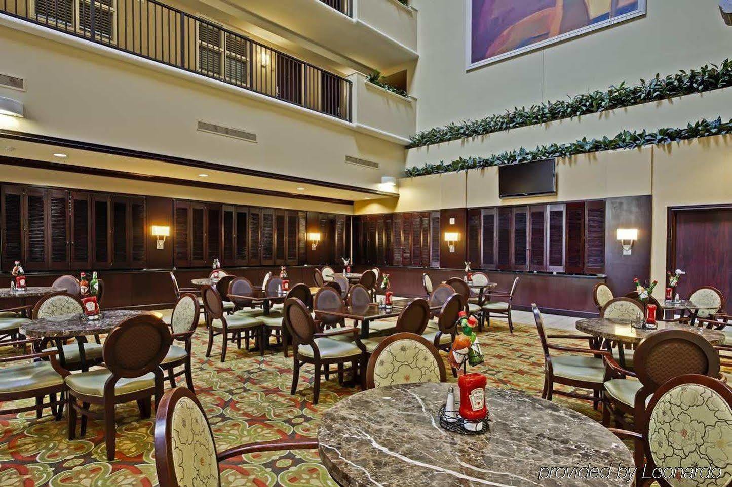 Embassy Suites By Hilton Tampa Brandon Heartland Экстерьер фото