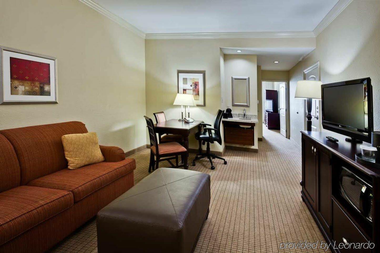 Embassy Suites By Hilton Tampa Brandon Heartland Экстерьер фото